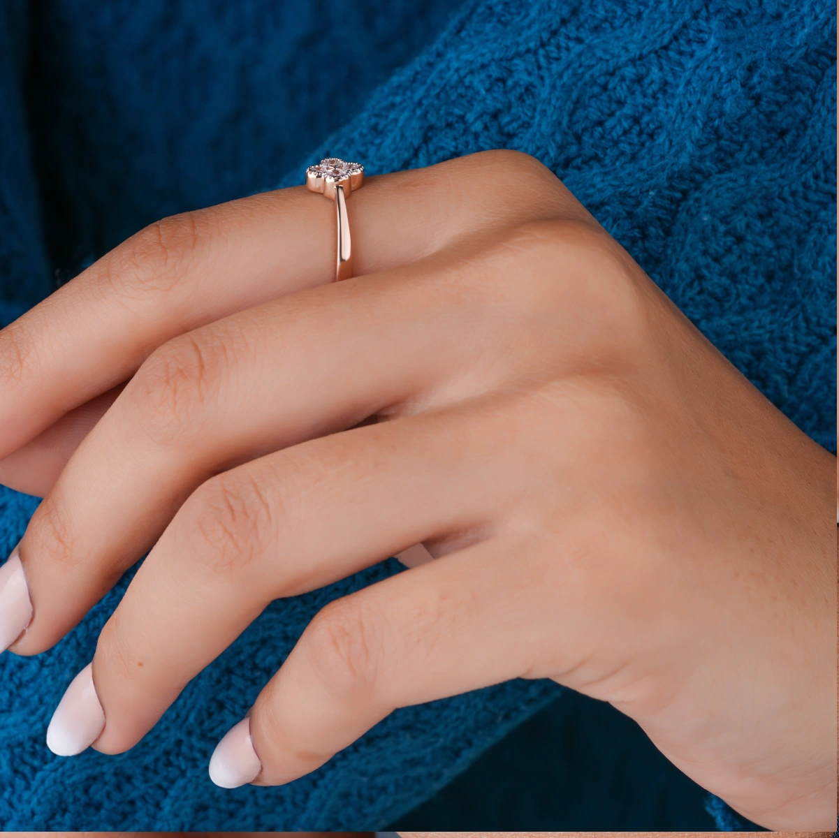 Floral Lab Diamond Ring in Gold